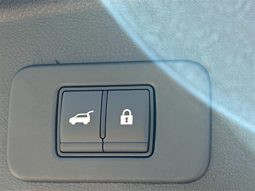 Vehicle image 48 of 70