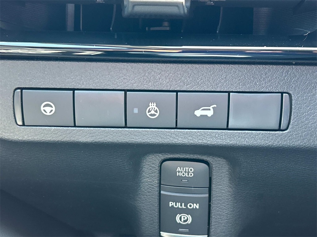 Vehicle image 35 of 70