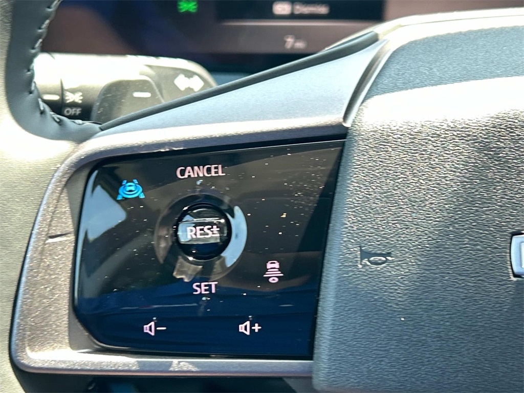 Vehicle image 63 of 70