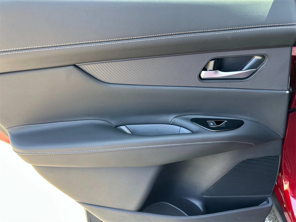 Vehicle image 29 of 70