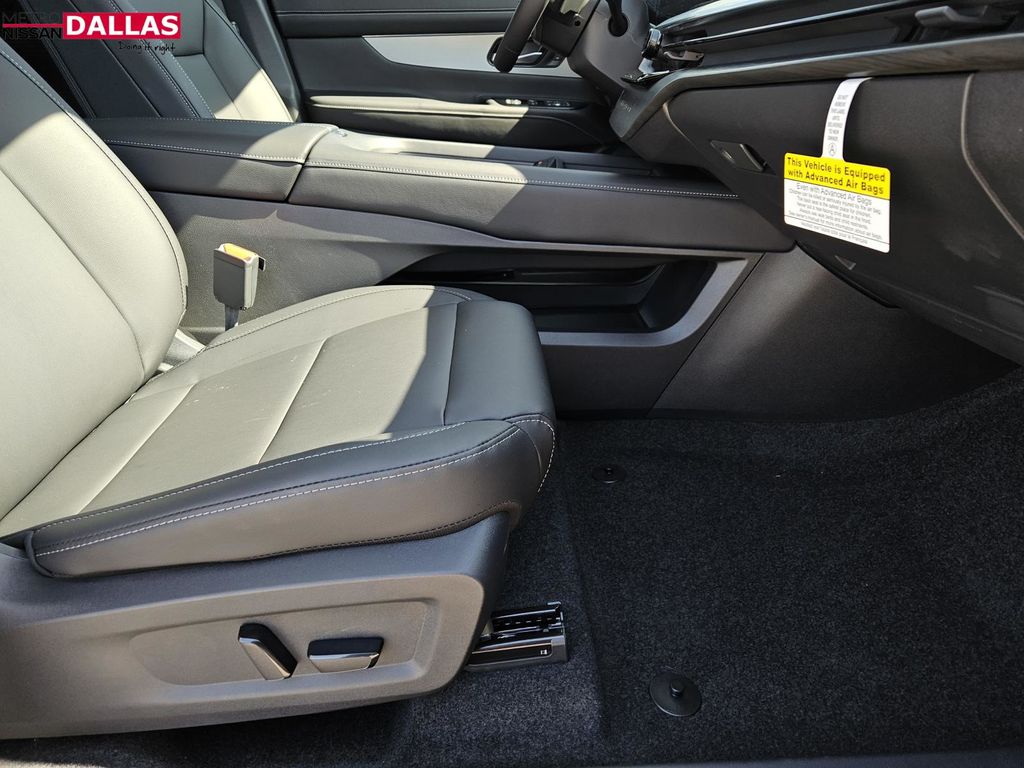 Vehicle image 9 of 25