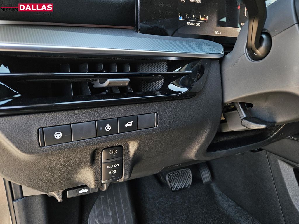Vehicle image 20 of 25