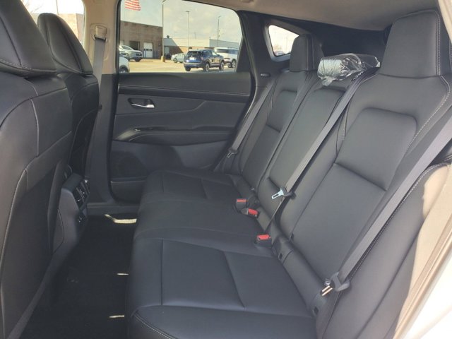 Vehicle image 26 of 30