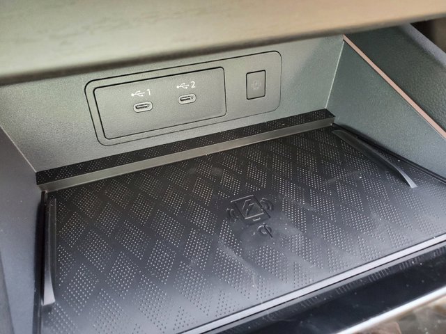 Vehicle image 24 of 30
