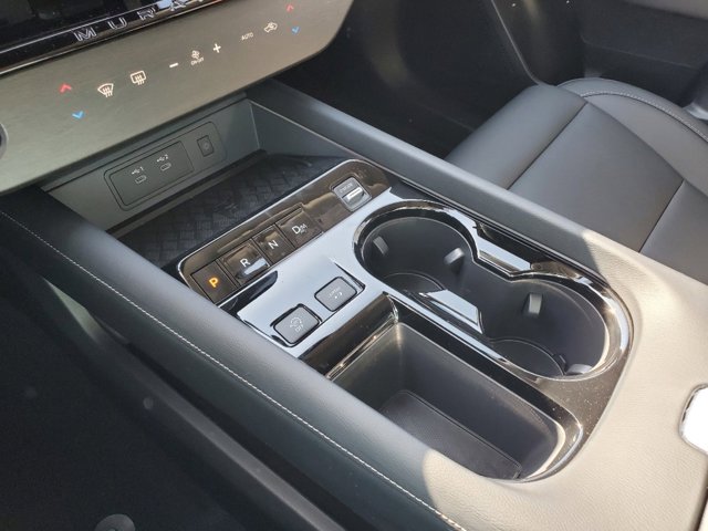 Vehicle image 23 of 30