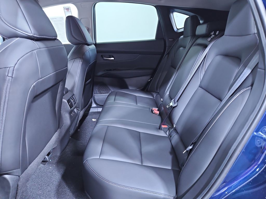 2025 Nissan Murano SL Image 12 of 30