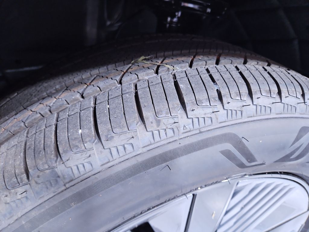 2025 Nissan Murano SL Image 10 of 30