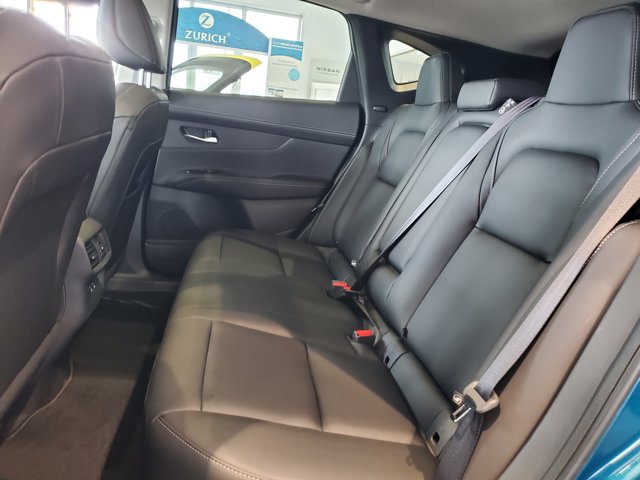 Vehicle image 26 of 30
