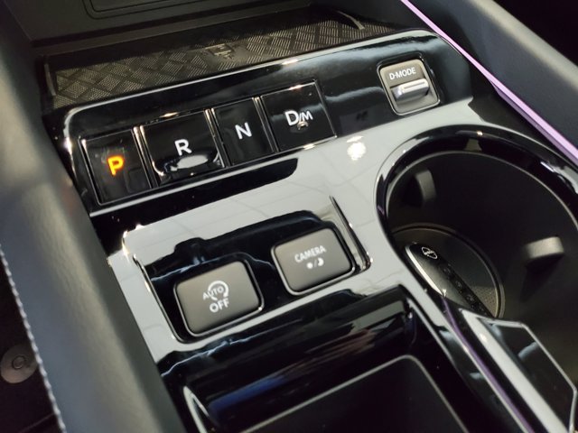 Vehicle image 25 of 30