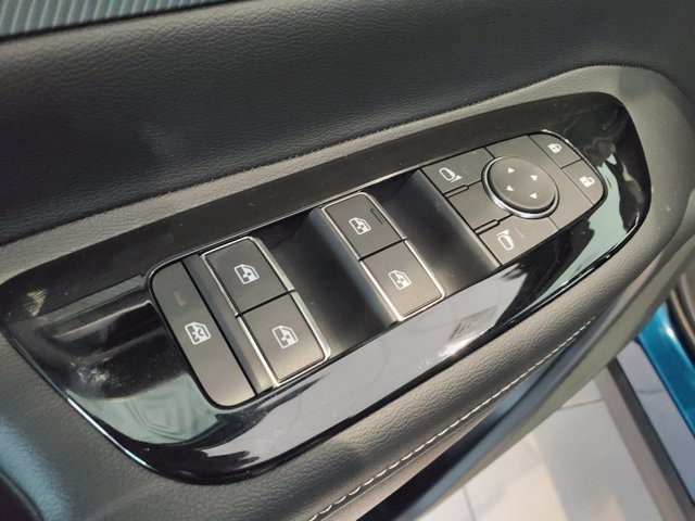 Vehicle image 8 of 30