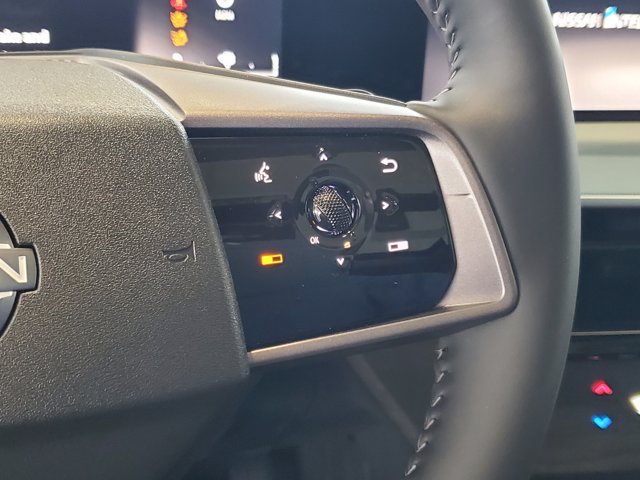 Vehicle image 13 of 30