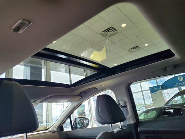 Vehicle image 28 of 30