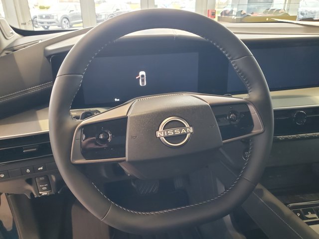 Vehicle image 12 of 30