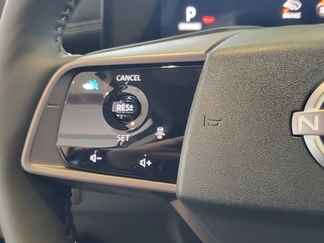 Vehicle image 14 of 30