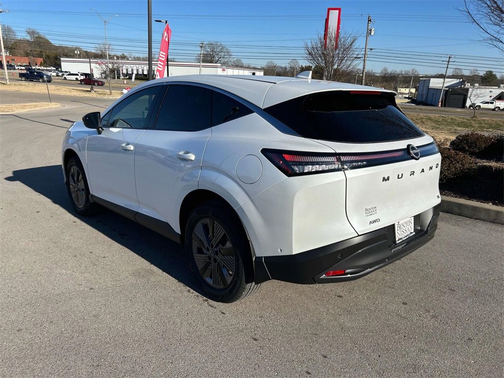 Vehicle image 8 of 37