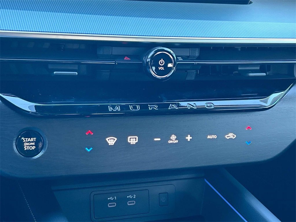 Vehicle image 33 of 37