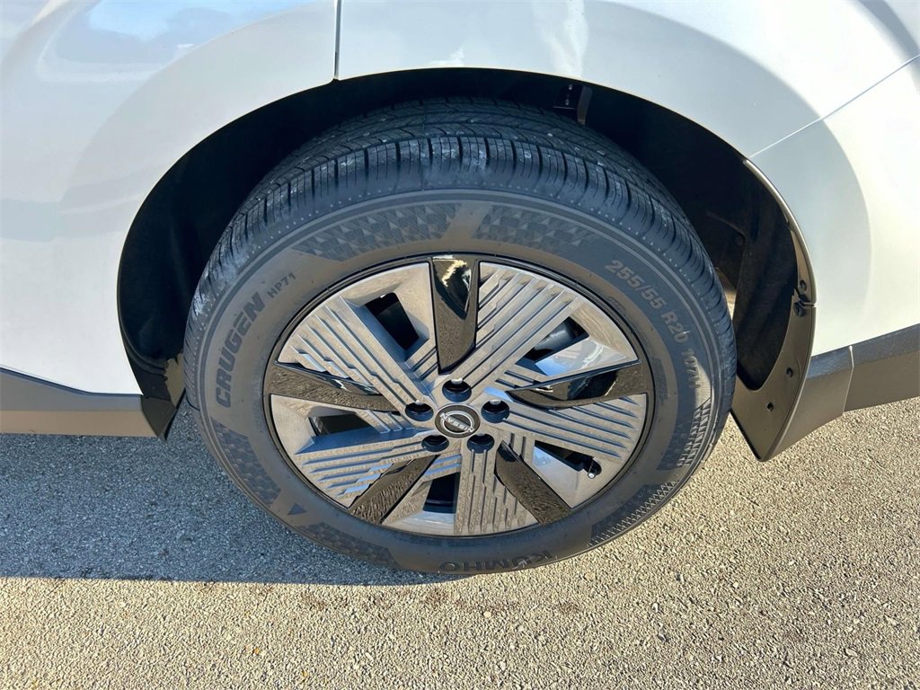 Vehicle image 12 of 37