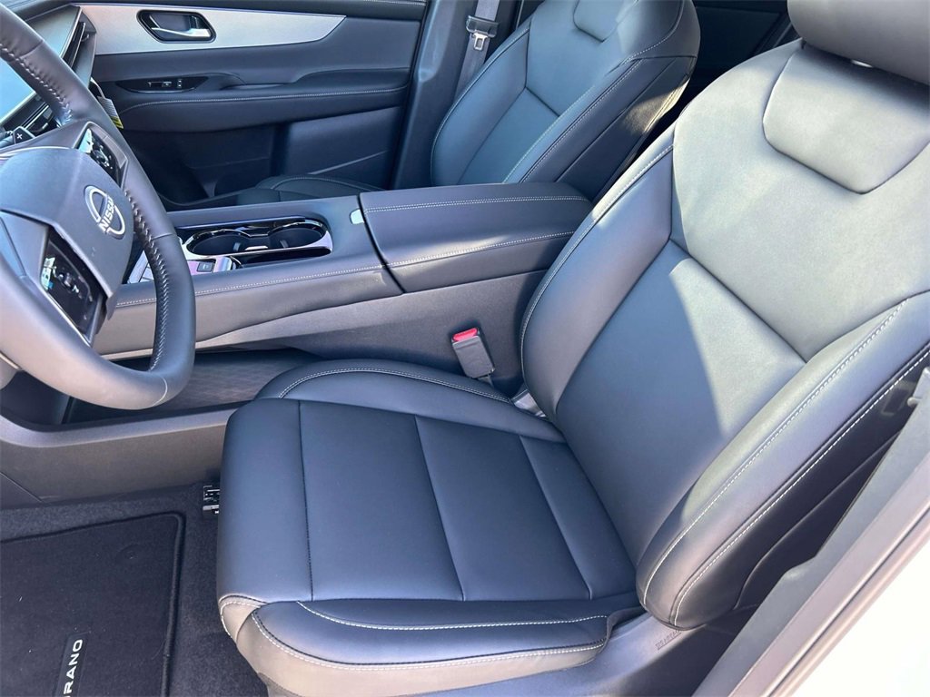 Vehicle image 23 of 37