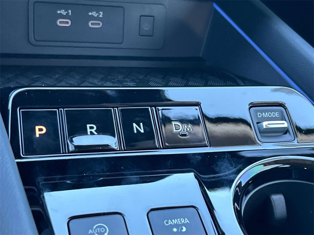 Vehicle image 35 of 37