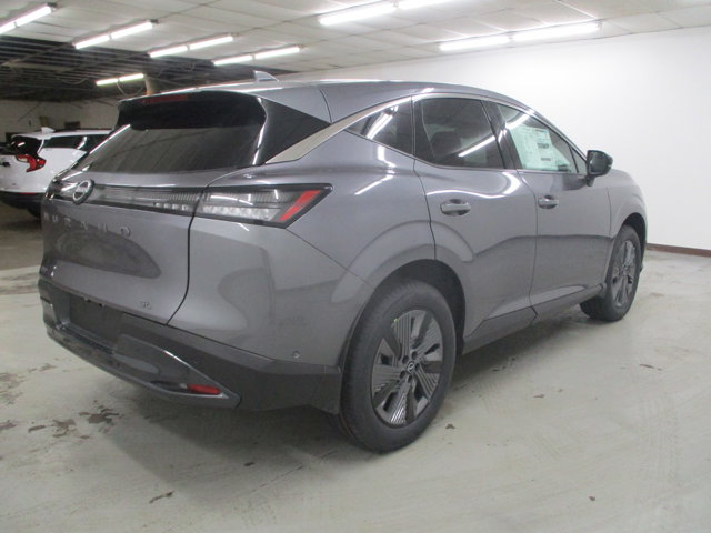 Vehicle image 4 of 34