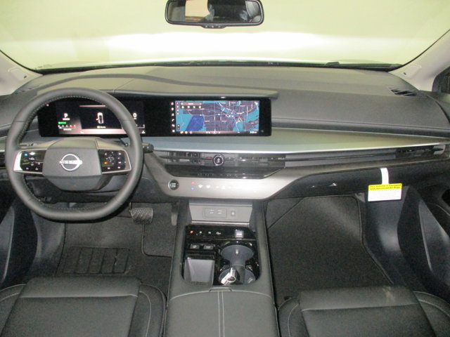Vehicle image 33 of 34