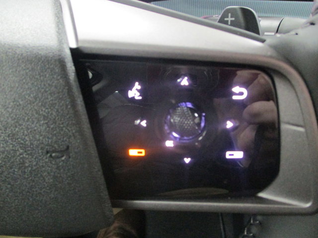 Vehicle image 23 of 34