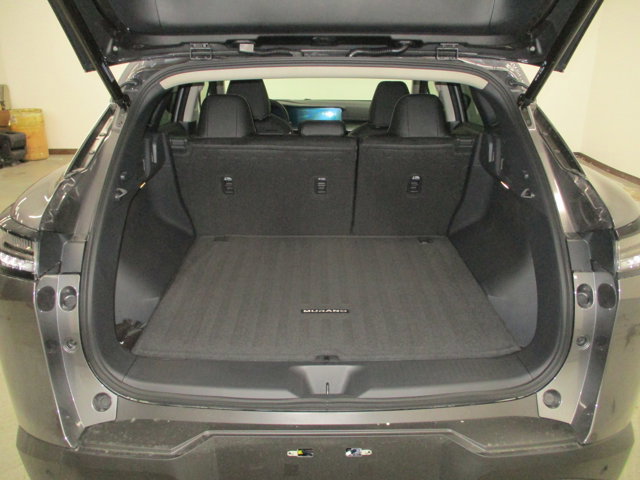 Vehicle image 10 of 34