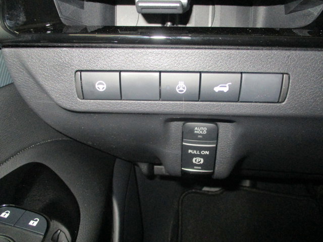 Vehicle image 24 of 34