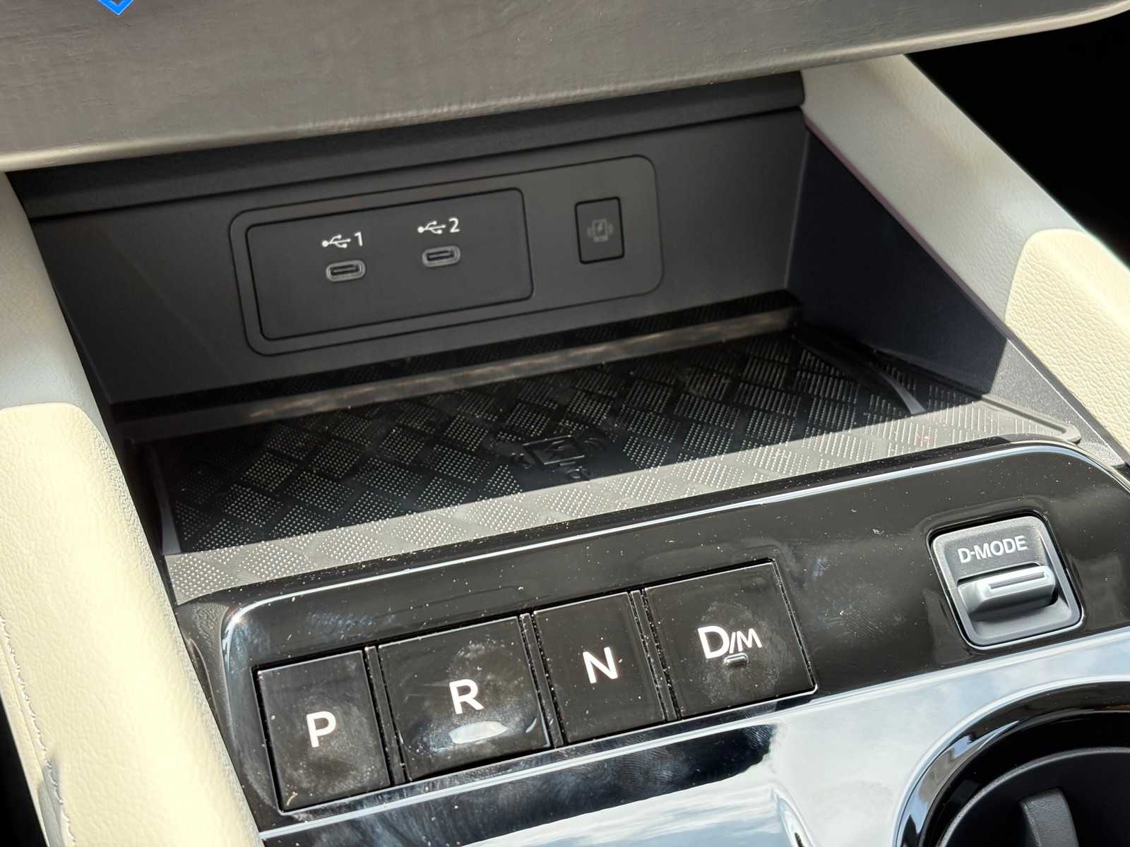 Vehicle image 17 of 23