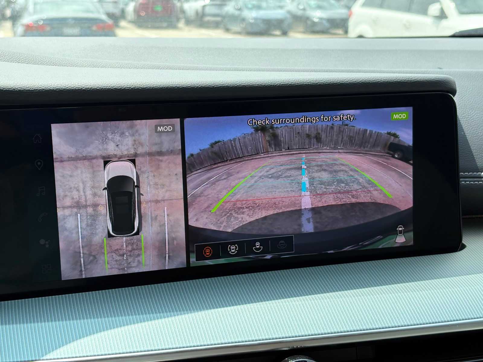 Vehicle image 19 of 23