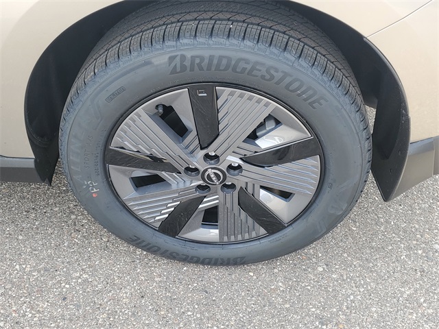 Vehicle image 5 of 37