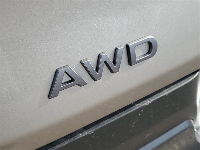 Vehicle image 27 of 37