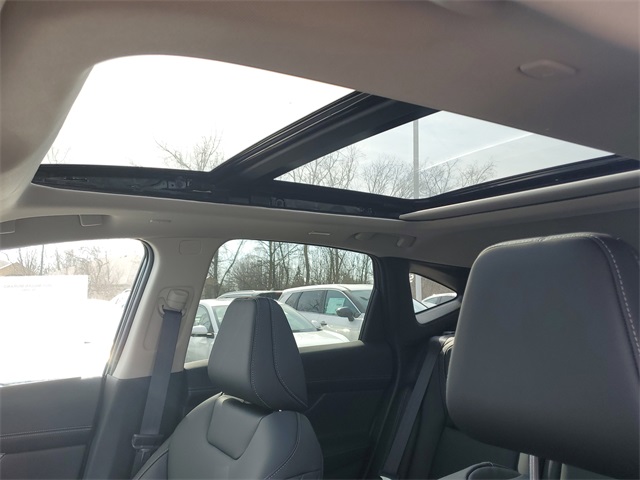 Vehicle image 10 of 37