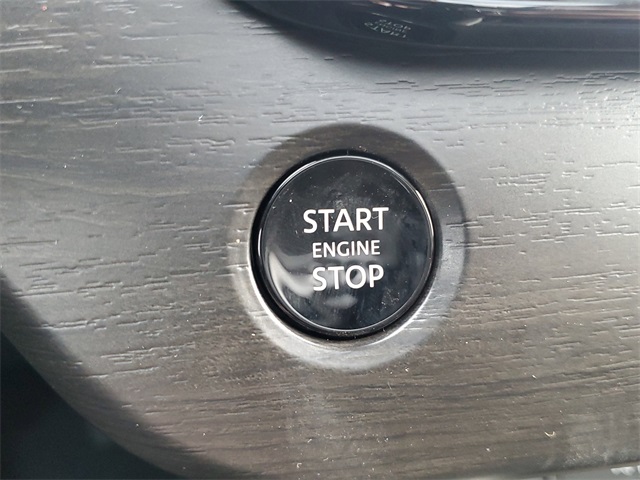 Vehicle image 32 of 37