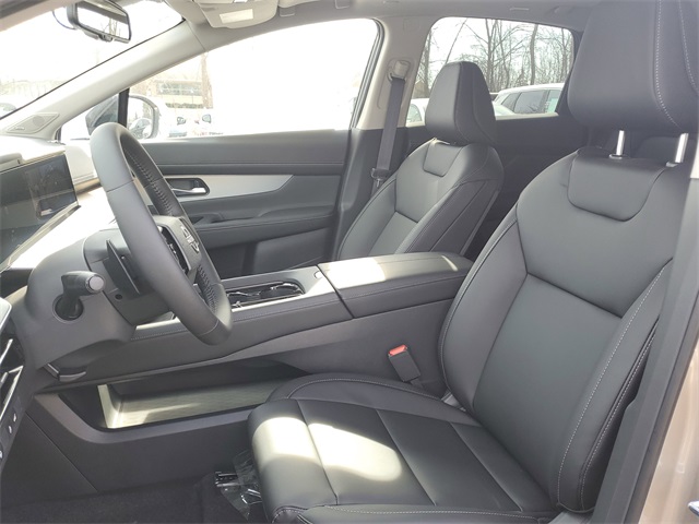 Vehicle image 8 of 37