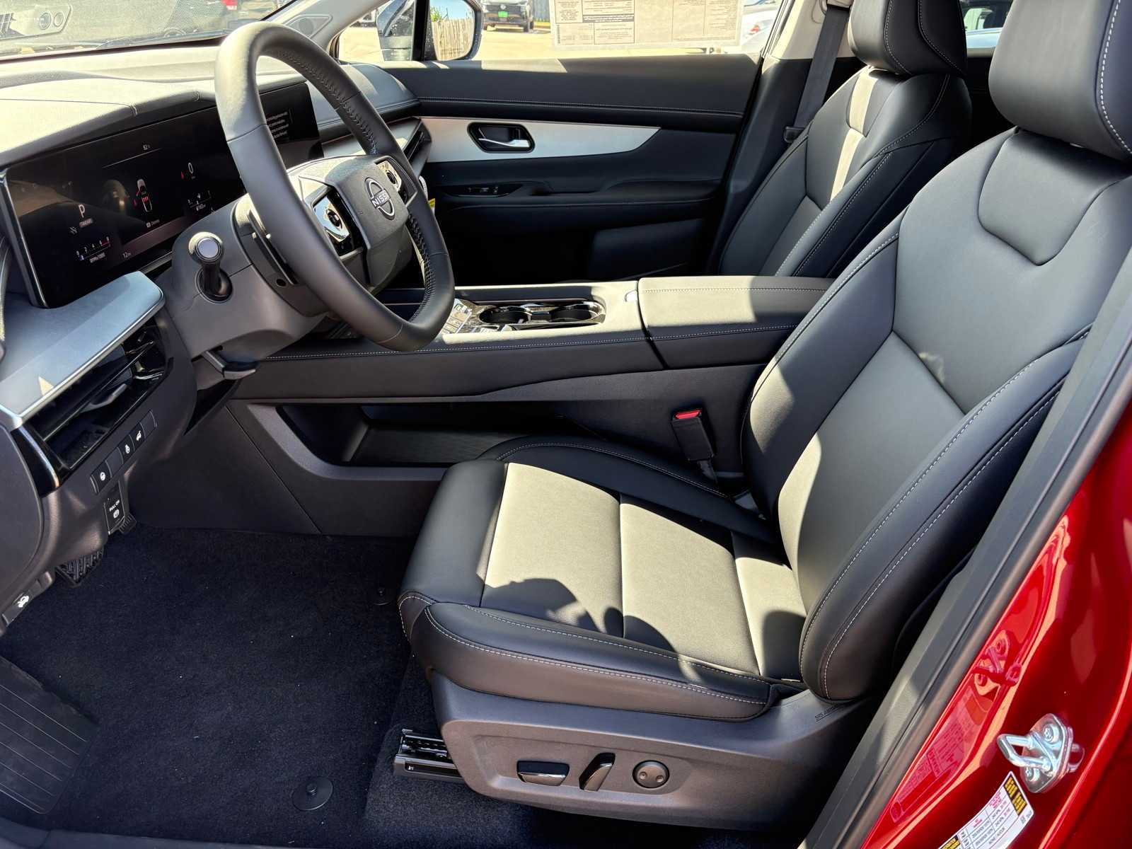 Vehicle image 14 of 23