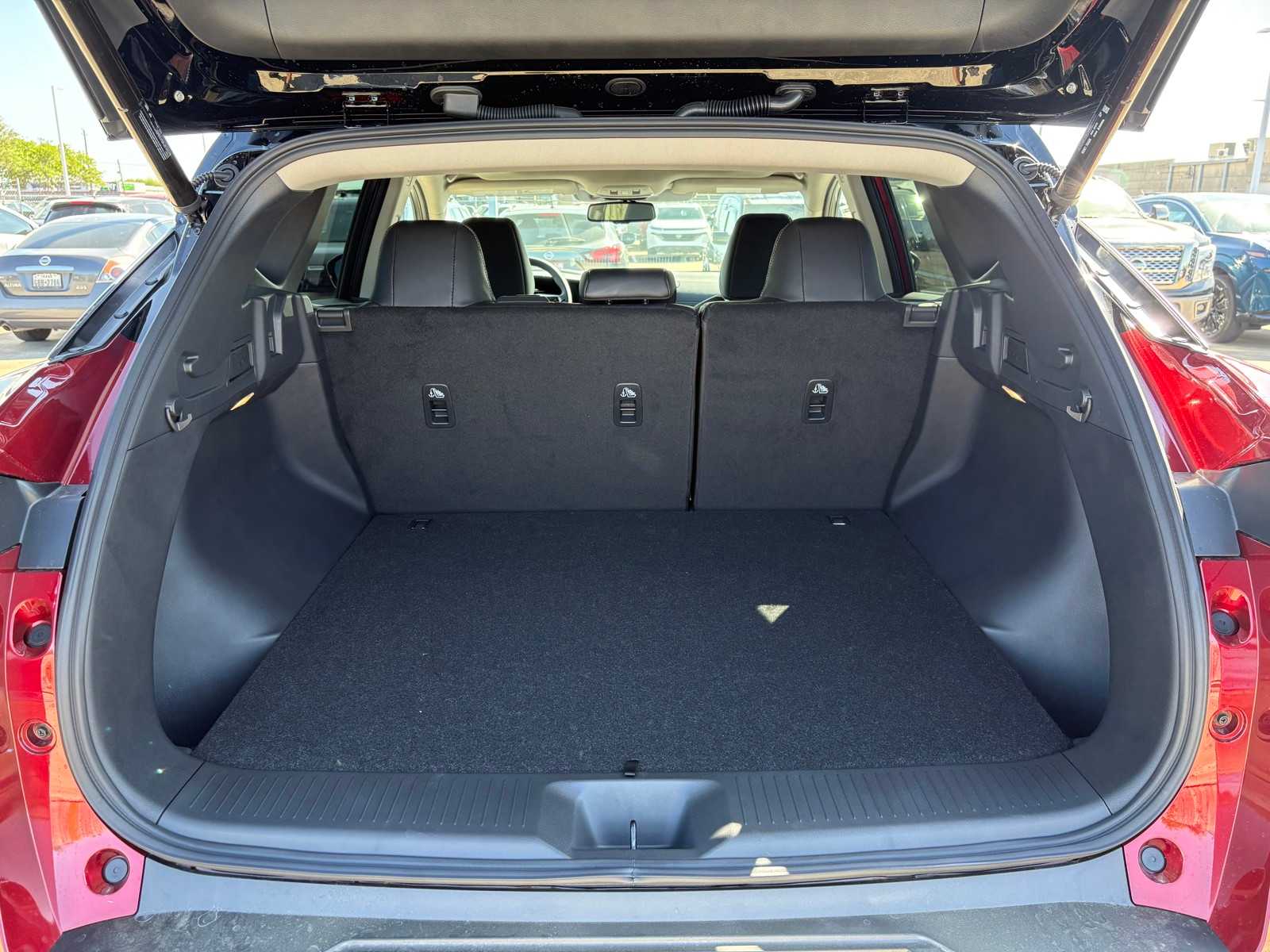 Vehicle image 10 of 23