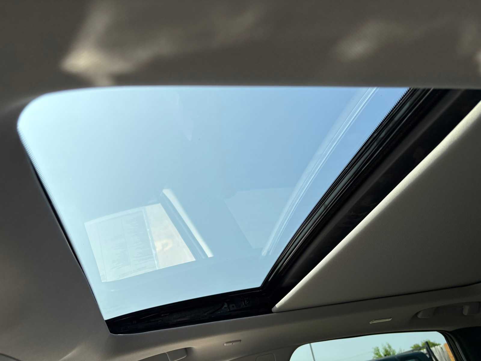 Vehicle image 15 of 23