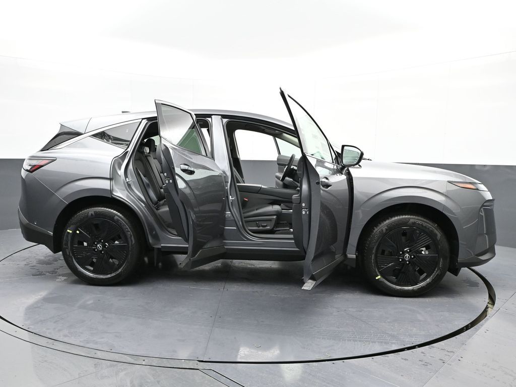 Vehicle image 11 of 29