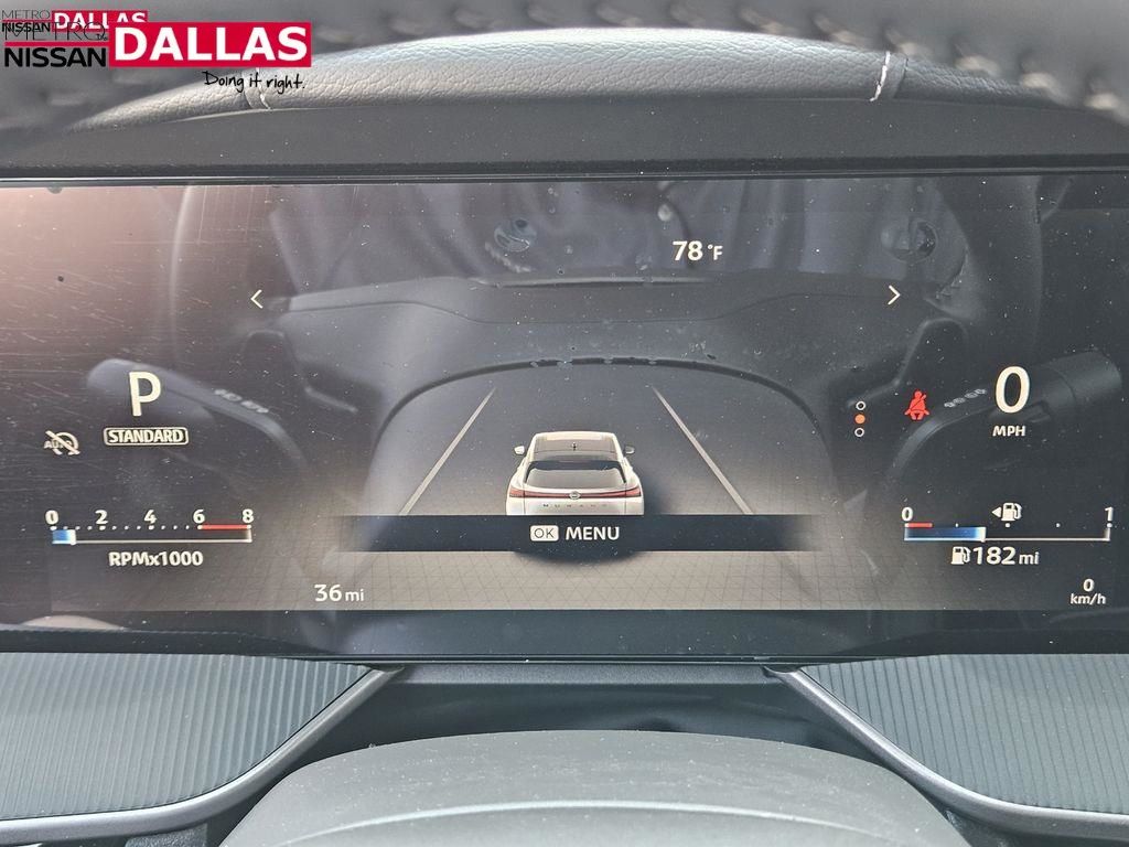 Vehicle image 14 of 25