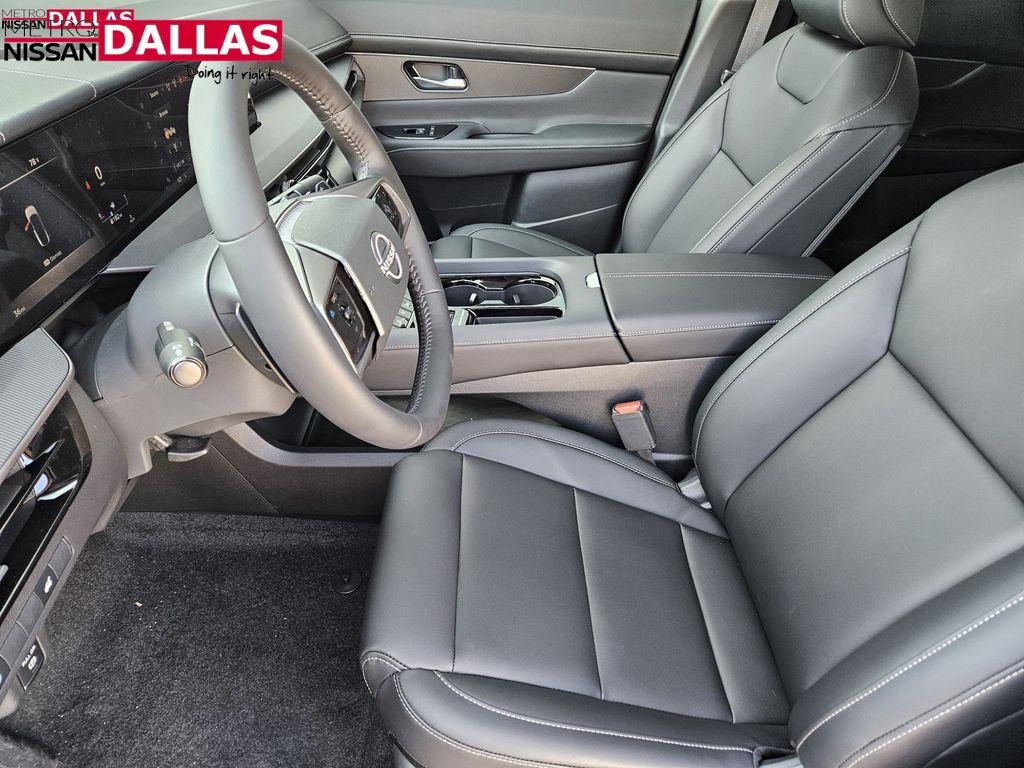 Vehicle image 12 of 25