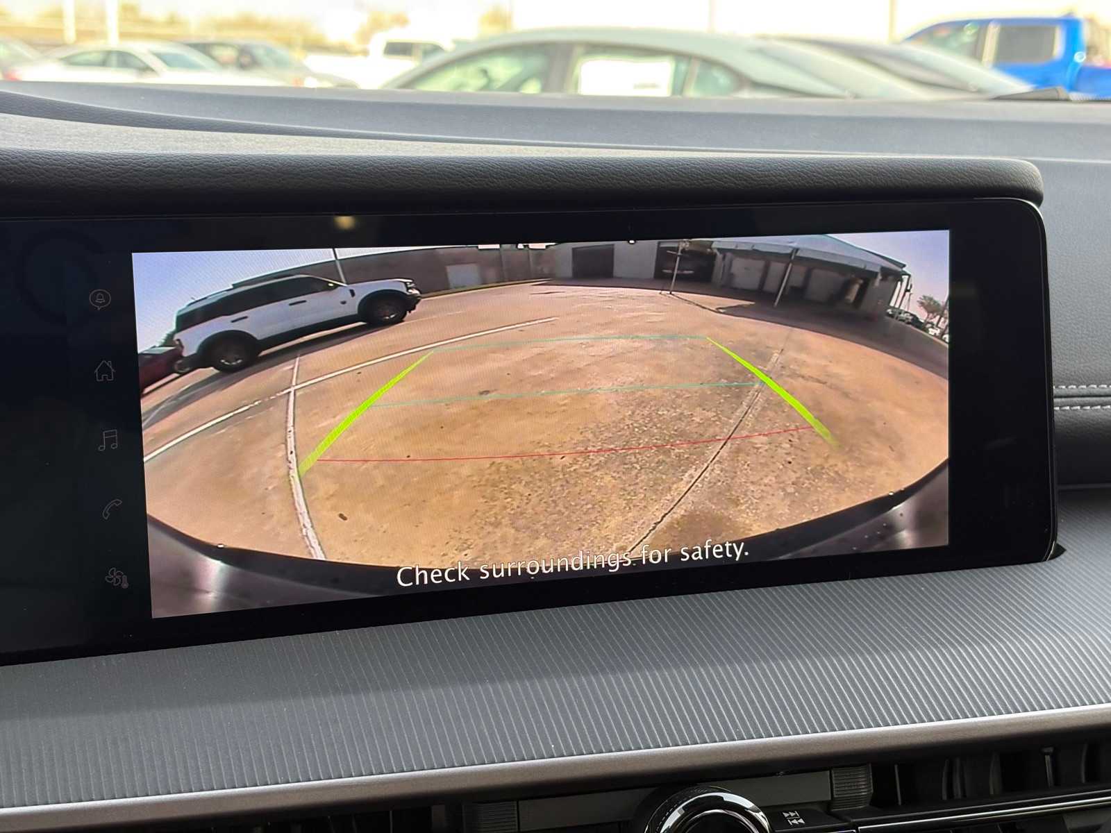 Vehicle image 19 of 23