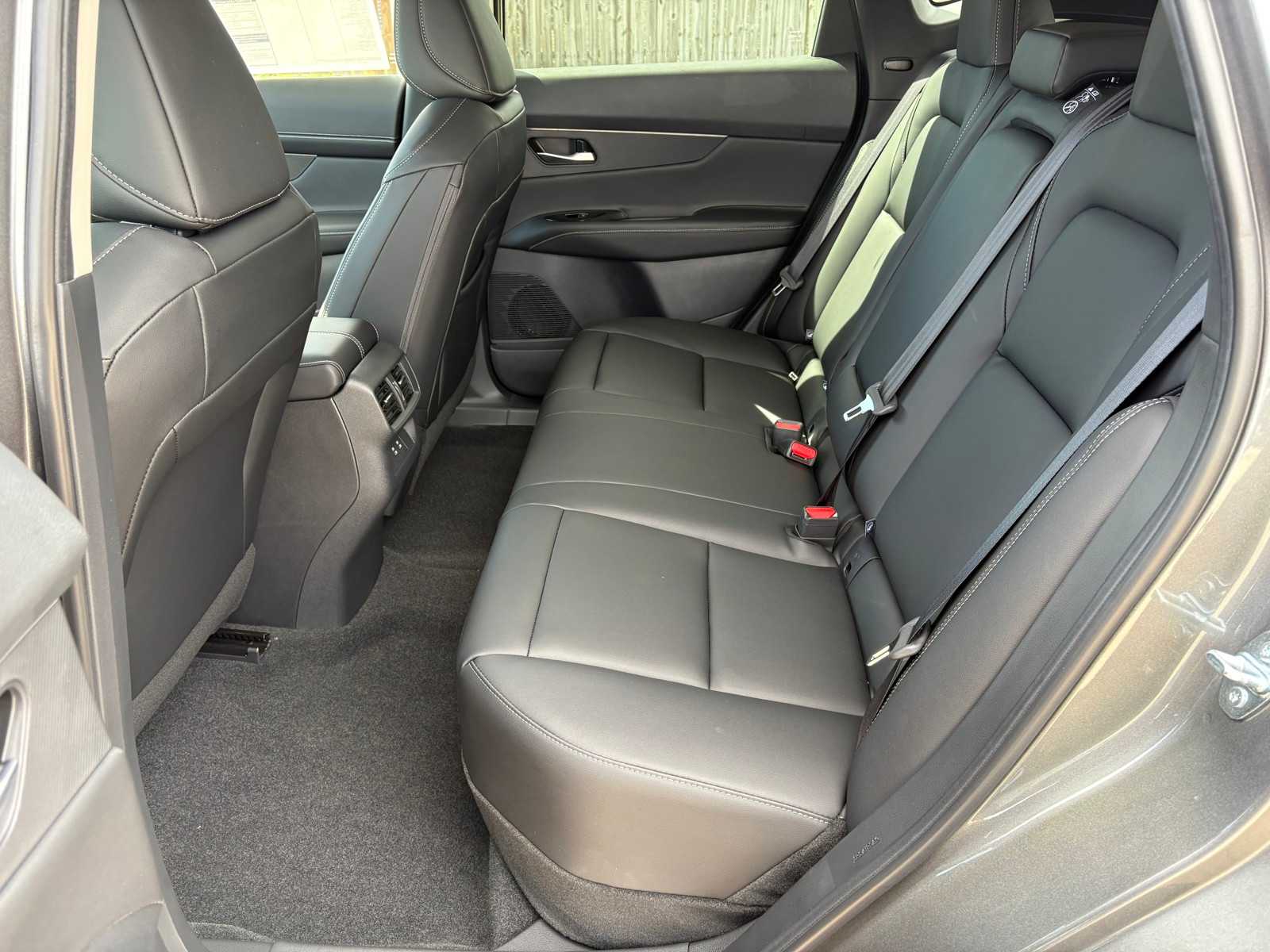 Vehicle image 11 of 22