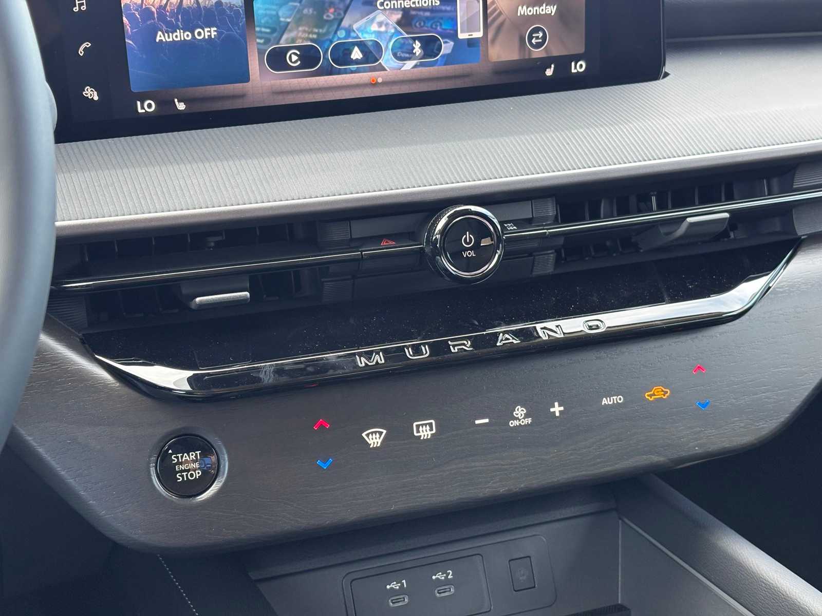 Vehicle image 17 of 22