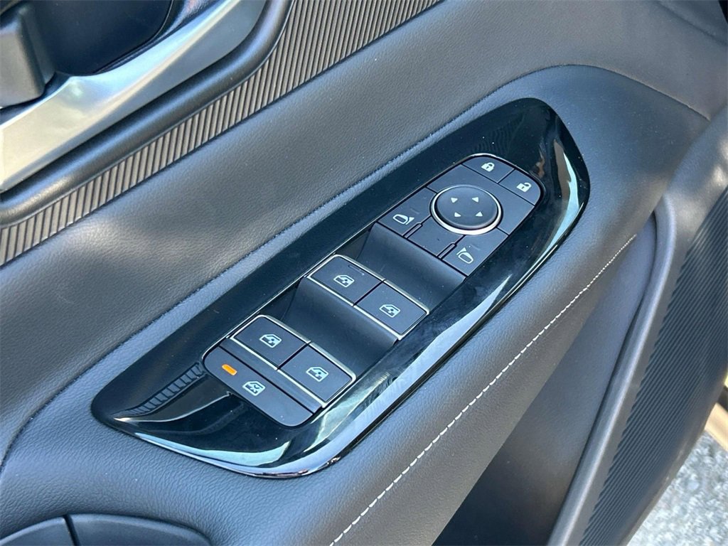Vehicle image 24 of 35