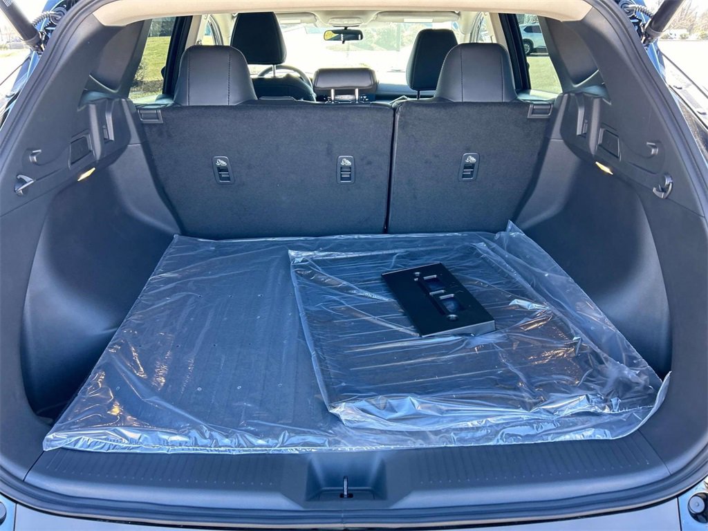 Vehicle image 13 of 35