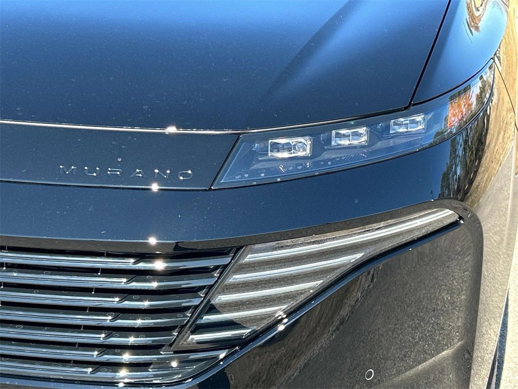 Vehicle image 10 of 35
