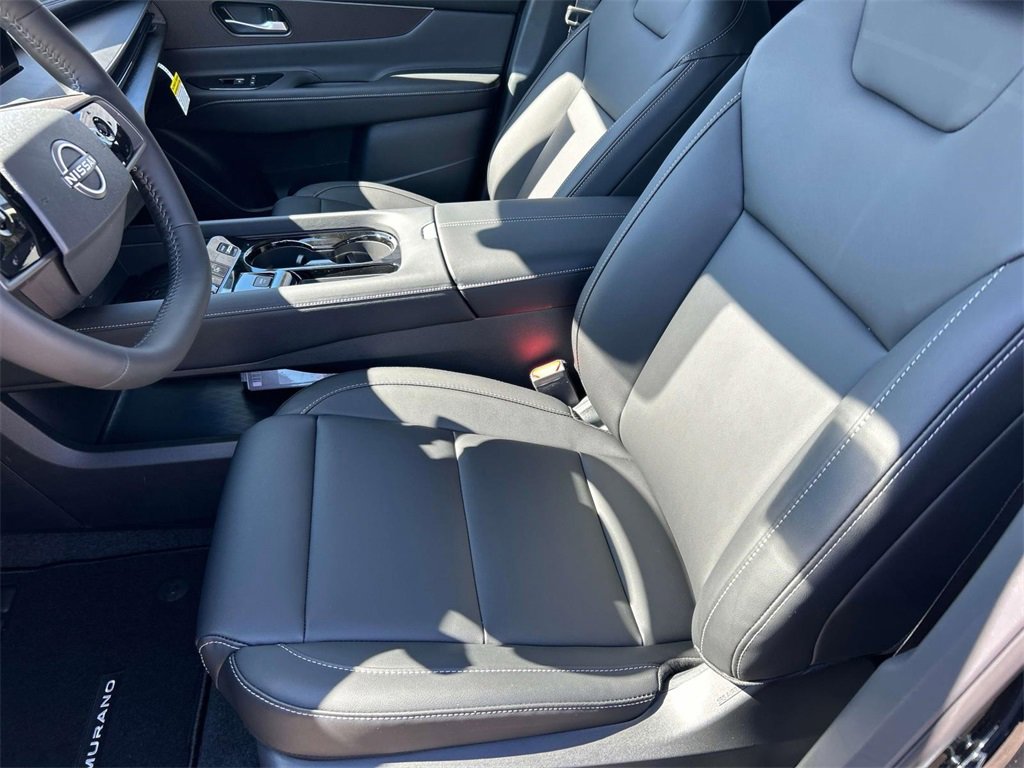 Vehicle image 25 of 35