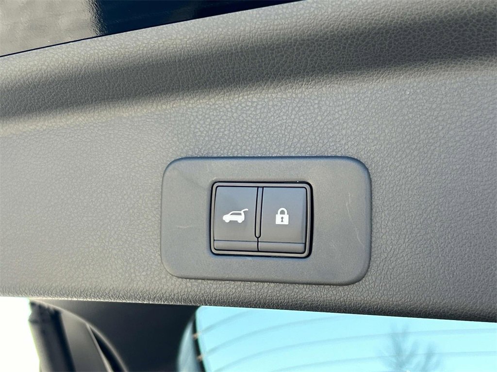 Vehicle image 14 of 35