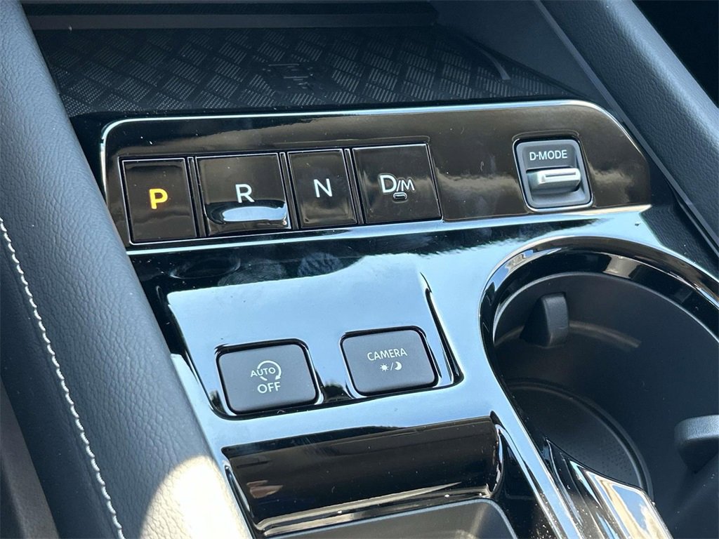 Vehicle image 33 of 35